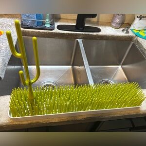 Baby bottle drying rack- excellent condition!